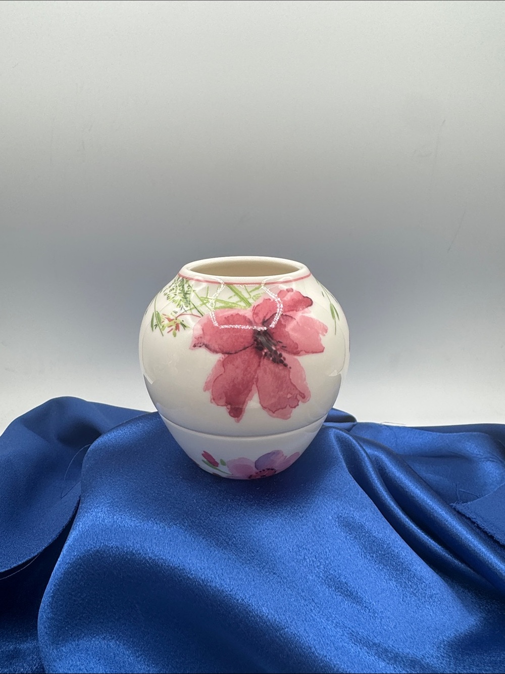 Villeroy & Boch White Ceramic Fairy Light w/Yellow Floral Motif-Mariefleur Lume